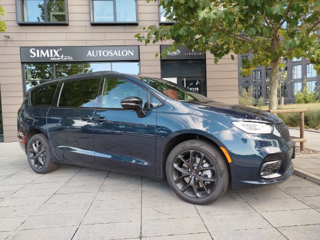 Chrysler Pacifica 2025 Limited AWD na cestě do Č