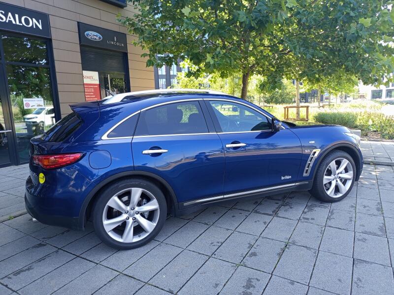 Infiniti QX70
