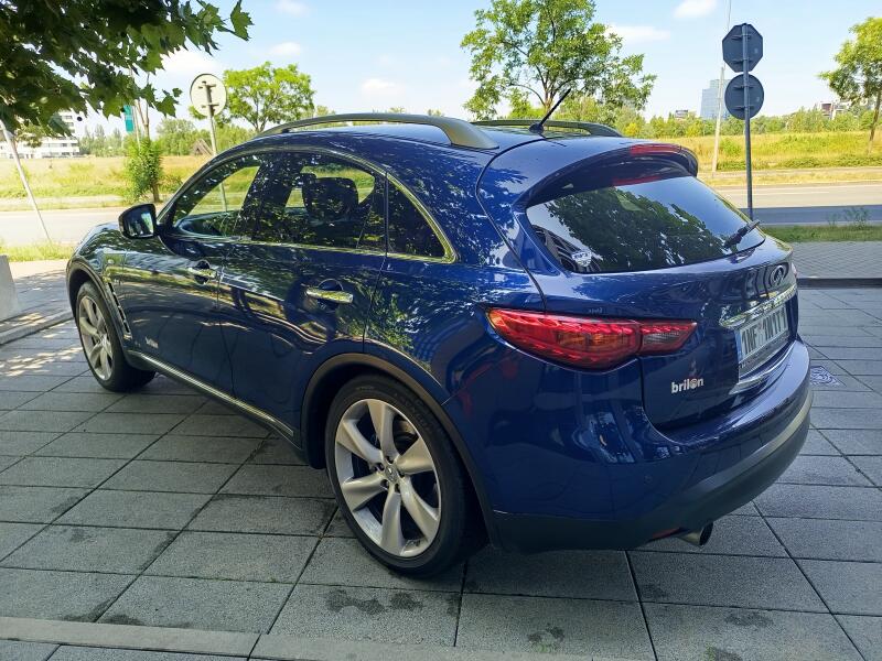 Infiniti QX70