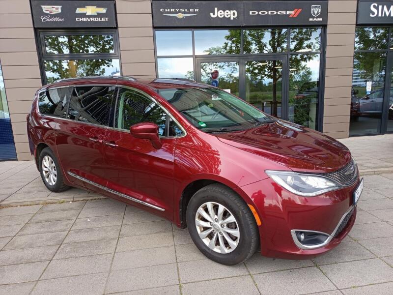 Chrysler Pacifica Touring L, model 2019